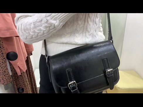 ❤️ אוננות פומבית של הכלבה הצעירה פרלברי עם דילדו בחדר המתאים ❤️❌ פורנו fb ב-iw.pornobot.ru ❤