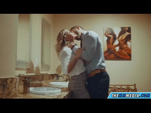 ❤️ כשבלונדינית חזה מפתה אותך בשירותים ציבוריים ❤️❌ פורנו fb ב-iw.pornobot.ru ❤